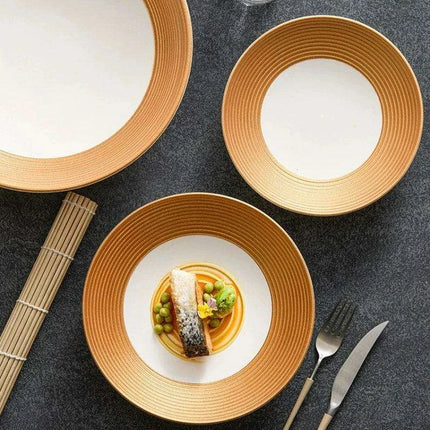 Exquisite Gold-Trimmed Ceramic Dinner Plates for Sophisticated Dining Events - Très Elite