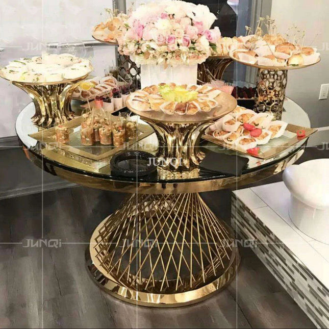 Exquisite Golden Outdoor Wedding Table Ensemble with Stylish Stainless Steel Cake Stand