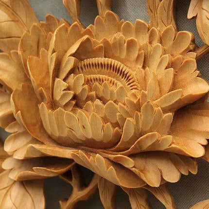 Exquisite Handcrafted Chinese Peony Wood Pendant - Très Elite