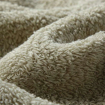 Exquisite Pakistani Cotton Towel Set: Deluxe Terry Cloth Collection for Bathing, Facial Care, and Beach Use - Très Elite