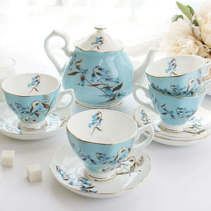 Exquisite Royal English Fine Bone China Tea and Coffee Service - Ideal for Elegant Gatherings - Très Elite