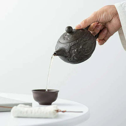 Exquisite Yixing Purple Clay Teapot for True Tea and Coffee Aficionados - Très Elite