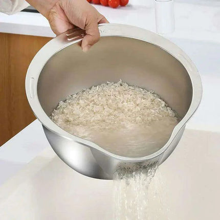 Extra-Large Stainless Steel Colander with Innovative Slanted Design for Effortless Washing - Très Elite