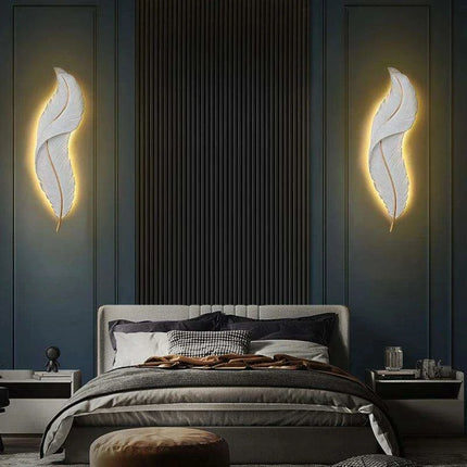 Feather-Inspired Acrylic Resin Wall Sconce - Contemporary Artistic Lighting..