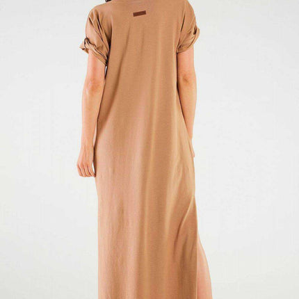Feminine Elegance Side-Slit Maxi Dress - Très Elite