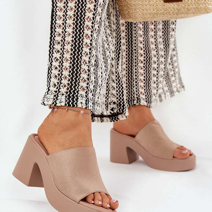 Flip-flops model 209939