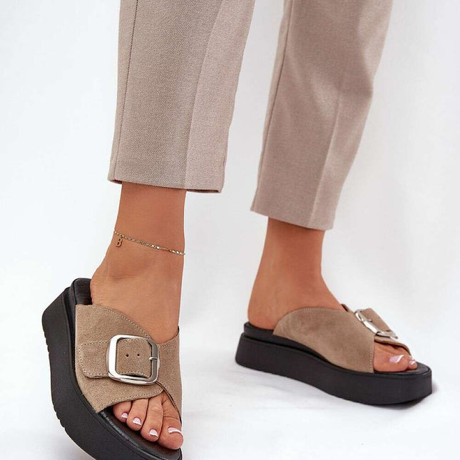 Flip-flops model 211968