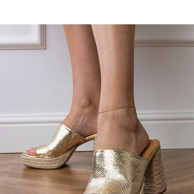 Flip-flops model 213717