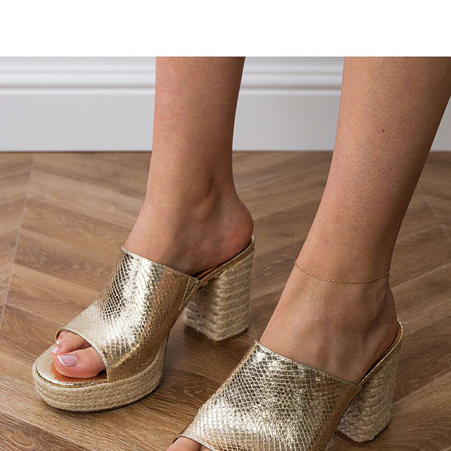 Flip-flops model 213717