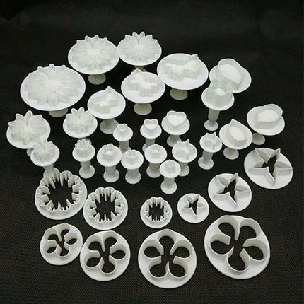 Fondant Fantasy: 33-Piece Plunger Set for Sugarcraft Excellence - Très Elite