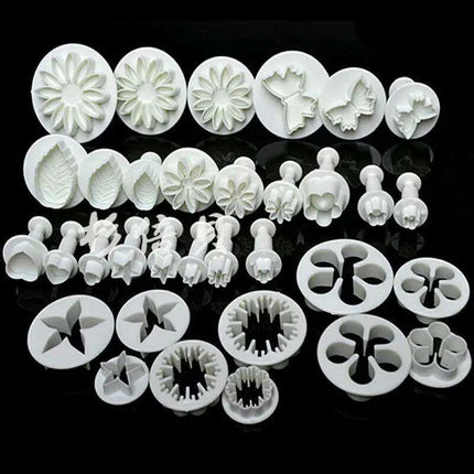 Fondant Fantasy: 33-Piece Plunger Set for Sugarcraft Excellence - Très Elite
