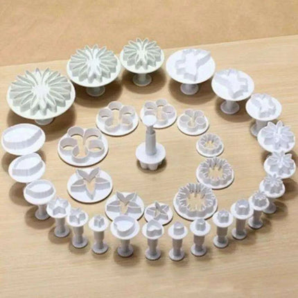 Fondant Fantasy: 33-Piece Plunger Set for Sugarcraft Excellence - Très Elite