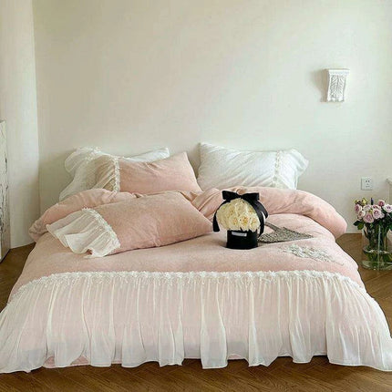 French Lace Ruffle Bedding Set with Velvet Duvet Cover and Floral Embroidery - 4-Piece Ensemble- Très Elite- Très Elite