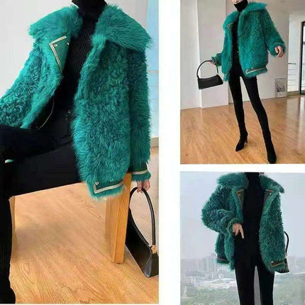 Frosty Luxe Women's Winter Coat: Exclusive Lalambswool Collection - Très Elite