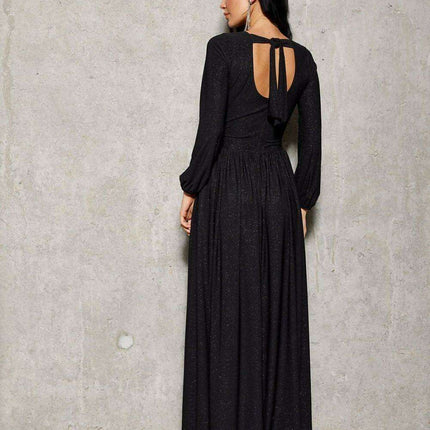 Glamorous Brocade Maxi Dress with Stylish Waist Belt and Eye-Catching Leg Cutout - Ideal for Elegant Events - Très Elite