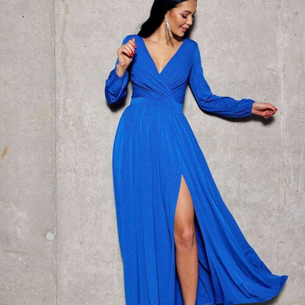 Glamorous Brocade Maxi Dress with Stylish Waist Belt and Eye-Catching Leg Cutout - Ideal for Elegant Events - Très Elite