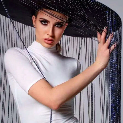 Glamourous Grandeur: Customizable Luxury Carnival Costume Ensemble with Statement Hat - Très Elite