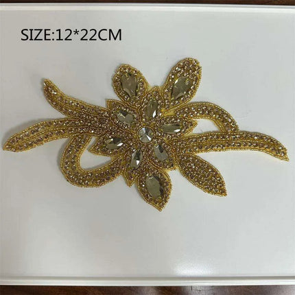 Glimmering Silver Rhinestone Floral Applique: Elegant Fashion Upgrade Accessory - Très Elite