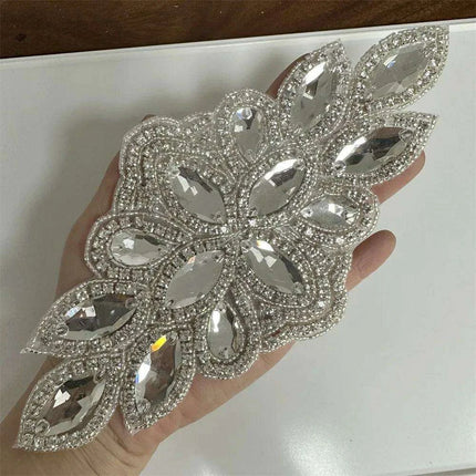 Glimmering Silver Rhinestone Floral Applique: Elegant Fashion Upgrade Accessory - Très Elite