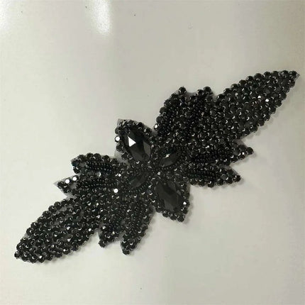 Glimmering Silver Rhinestone Floral Applique: Elegant Fashion Upgrade Accessory - Très Elite