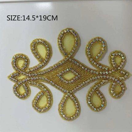 Glimmering Silver Rhinestone Floral Applique: Elegant Fashion Upgrade Accessory - Très Elite