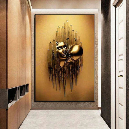 Golden Embrace Metal Figure Sculpture - Romantic Home Decor Piece - Très Elite