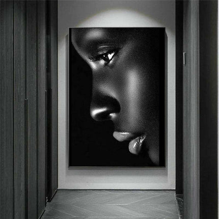 Graceful Elegance: Stunning Oil Painting of an African Woman with Luscious Lips - Très Elite