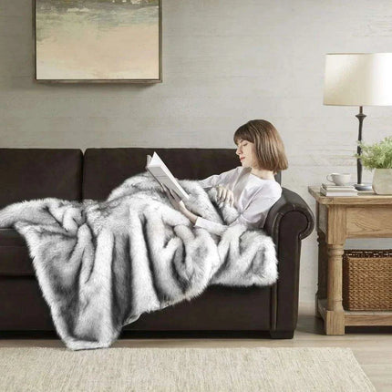 Grey Faux Fur Wolf Throw Blanket - Elegant Oversized Animal Print Plush Blanket - Très Elite
