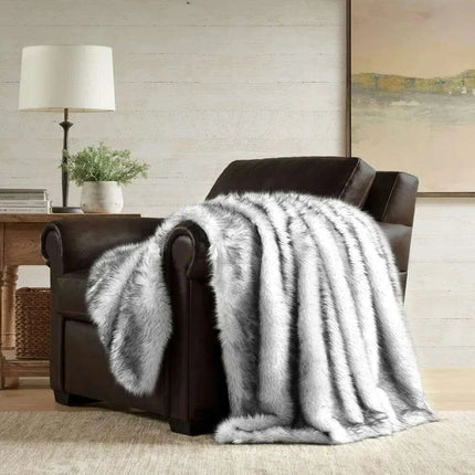 Grey Faux Fur Wolf Throw Blanket - Elegant Oversized Animal Print Plush Blanket - Très Elite