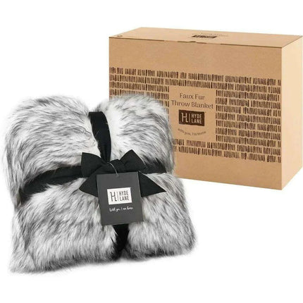 Grey Faux Fur Wolf Throw Blanket - Elegant Oversized Animal Print Plush Blanket - Très Elite
