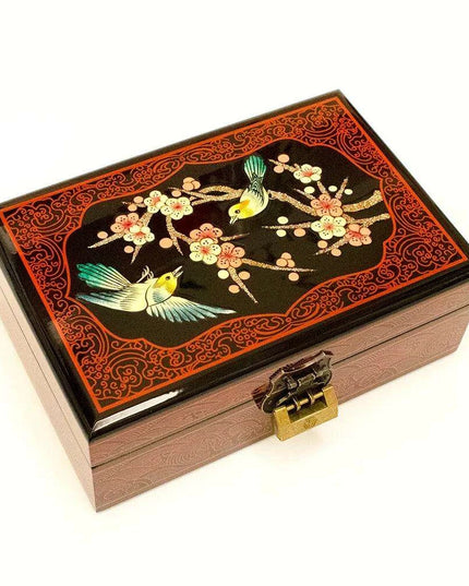 Exquisite Handcrafted Chinese Lacquer Jewelry Box with Mirror - A Beautiful Keepsake for Your Treasures