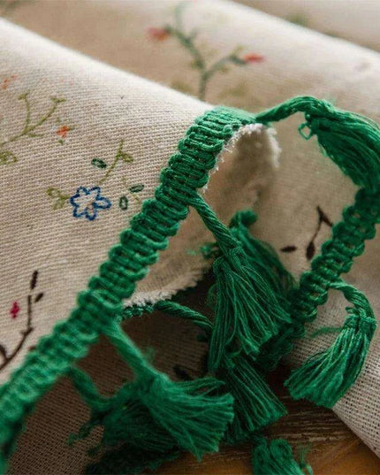 Elegant Floral Round Tablecloth with Stylish Tassel Trim - 150cm Diameter