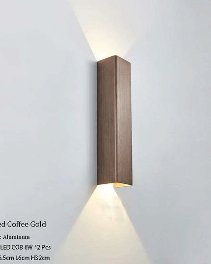 Elegant Gold LED Wall Sconce for Modern Indoor Lighting