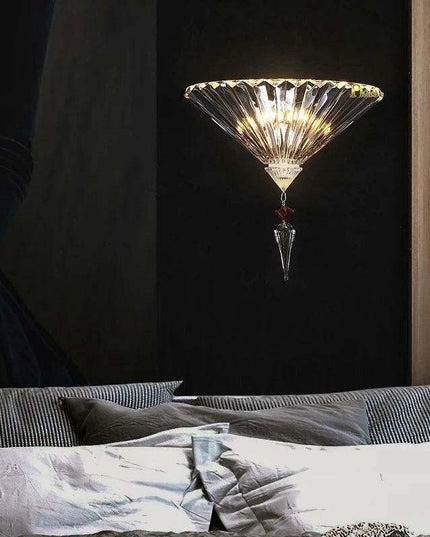 Elegant Crystal Wall Light with Reflective Accent - A Chic Addition for Any Space