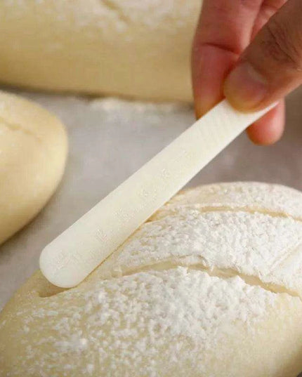 Artisanal Baguette Knife Set with Carbon Steel Blade and Comfortable Ergonomic Handle - Perfect for Precision Pastry Slicing