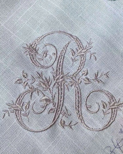 Personalized Regal Crown Linen Napkins - Elegant Wedding Table Decor Set