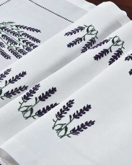 Lavender Elegance Linen-Polyester Table Runner for Upscale Dining Experiences