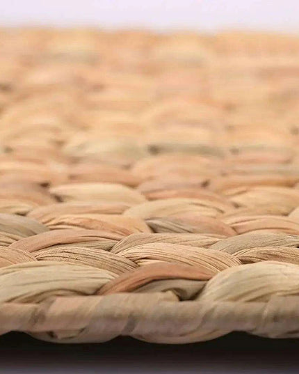 Chic Handcrafted Water Hyacinth Placemats - Stylish Heat-Resistant Table Mats with Timeless Braided Design