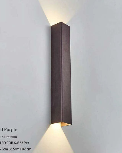 Elegant Gold LED Wall Sconce for Modern Indoor Lighting