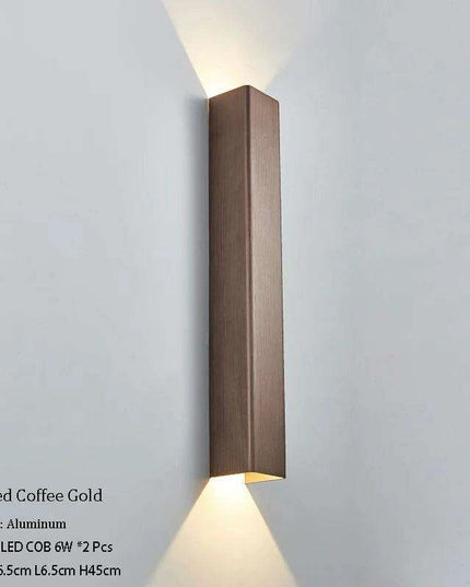 Elegant Gold LED Wall Sconce for Modern Indoor Lighting