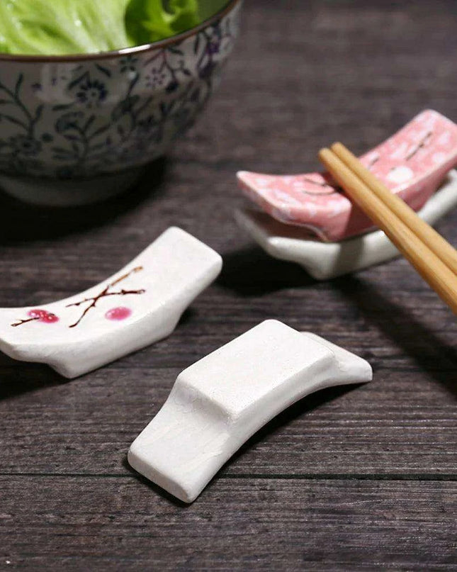 Charming Eco-Conscious Snowflake Ceramic Chopstick Holder - Enhance Your Dining Experience with Japanese Elegance