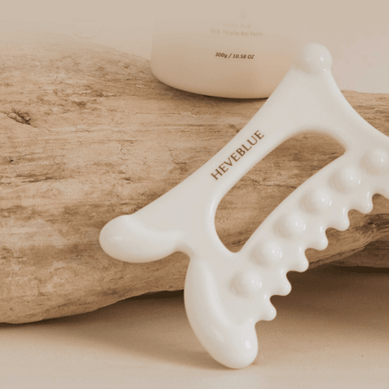 HEVEBLUE Natural White Clay Homecare Relaxing Gua Sha - Très Elite