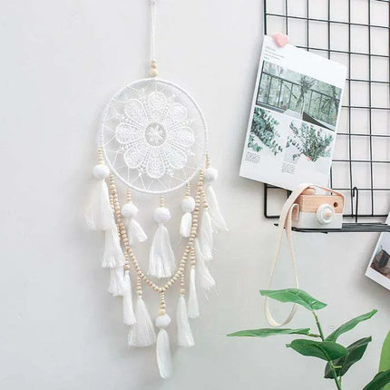 Enchanting Indian Dreamcatcher - Artisan Crafted Decor for a Magical Atmosphere