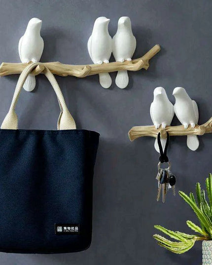 Chic Bird-Inspired Resin Wall Hook: A Blend of Style and Functionality