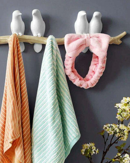 Chic Bird-Inspired Resin Wall Hook: A Blend of Style and Functionality