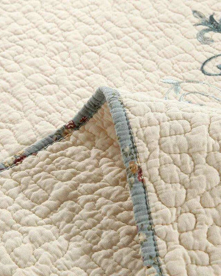 Elegant European Embroidered King Cotton Bedspread Set - 3-Piece Oversized Quilt with Matching Pillow Shams for Summer Relaxation