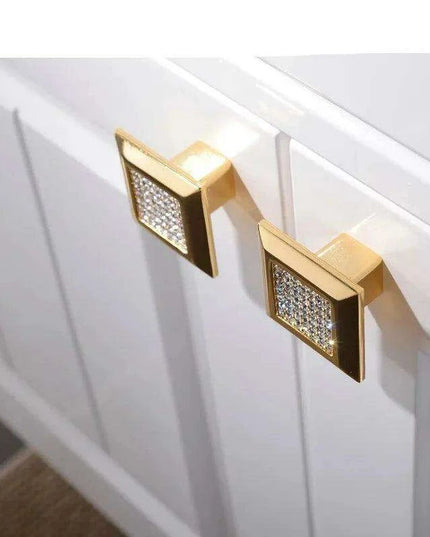 Luxurious Gold and Crystal Cabinet Pulls - Exquisite Design and Lasting Quality