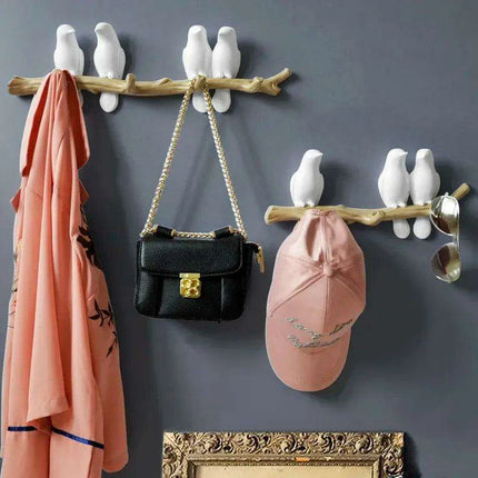 Chic Bird-Inspired Resin Wall Hook: A Blend of Style and Functionality