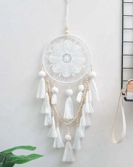 Enchanting Indian Dreamcatcher - Artisan Crafted Decor for a Magical Atmosphere