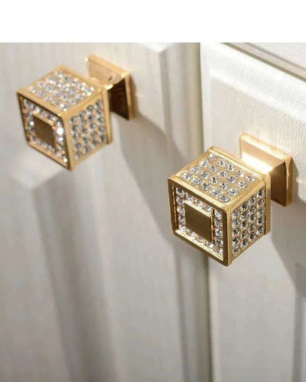 Luxurious Gold and Crystal Cabinet Pulls - Exquisite Design and Lasting Quality